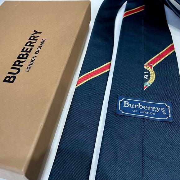 🎁HOLIDAY 24’🎁🔥🆕💯ICONIC BURBERRY HORSEFERRY KNIGHT CREST NAVY MOTIF T… - Picture 12 of 16